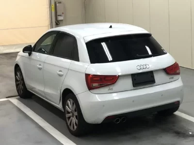 Audi A1  с аукциона в Японии
