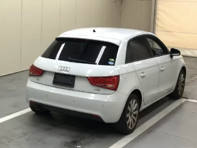 Audi A1  с аукциона в Японии