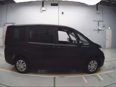 Honda STEP WAGON  с аукциона в Японии