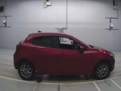 Mazda DEMIO  с аукциона в Японии