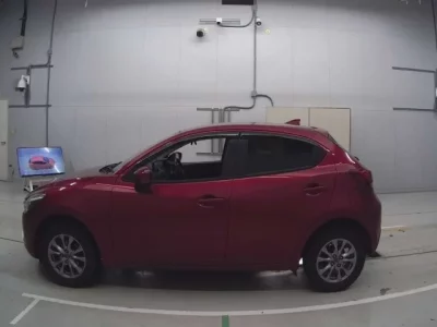 Mazda DEMIO  с аукциона в Японии