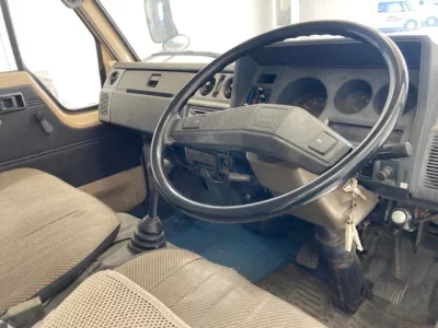 Toyota DYNA  с аукциона в Японии