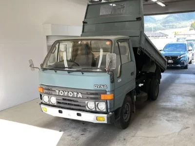 Toyota DYNA  с аукциона в Японии