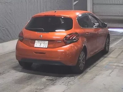 Peugeot 208  с аукциона в Японии