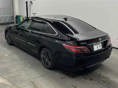Toyota CROWN  с аукциона в Японии