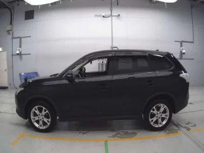 Mitsubishi OUTLANDER  с аукциона в Японии