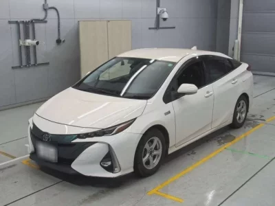 Toyota PRIUS PHV  с аукциона в Японии