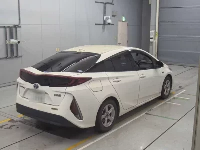 Toyota PRIUS PHV  с аукциона в Японии