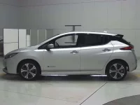 Nissan LEAF лот № 30296 оценка 4  с аукциона в Японии 3