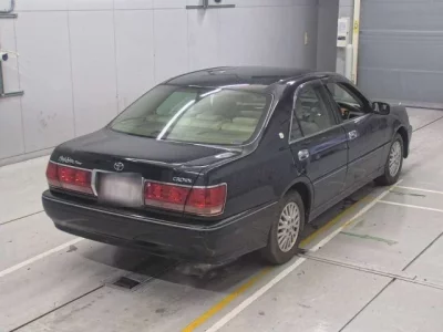 Toyota CROWN  с аукциона в Японии