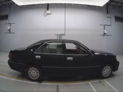 Toyota CROWN  с аукциона в Японии