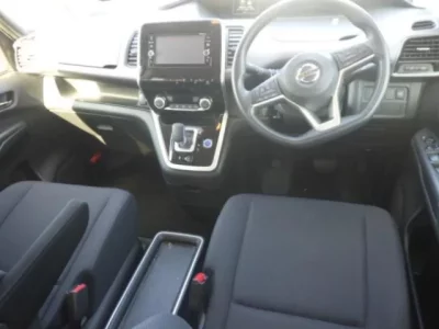 Nissan SERENA  с аукциона в Японии