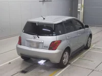 Toyota IST лот № 30303 оценка R  с аукциона в Японии 1