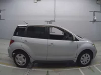 Toyota IST лот № 30303 оценка R  с аукциона в Японии 2