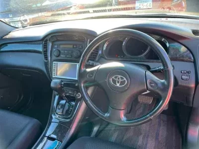 Toyota KLUGER  с аукциона в Японии