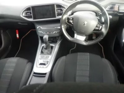 Peugeot 308  с аукциона в Японии