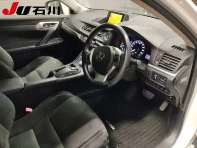 Lexus CT  с аукциона в Японии