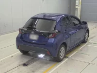 Toyota YARIS лот № 30350 оценка 3.5  с аукциона в Японии 1