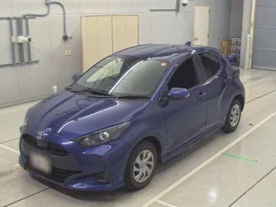 Toyota YARIS  с аукциона в Японии