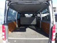 Toyota HIACE VAN лот № 3072 оценка R  с аукциона в Японии 2