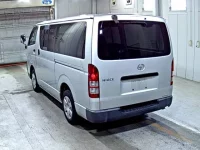 Toyota HIACE VAN лот № 3072 оценка R  с аукциона в Японии 1