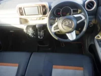 Toyota PASSO лот № 3074 оценка 3.5  с аукциона в Японии 2