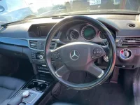 Mercedes-Benz E CLASS лот № 70194 оценка 3.5  с аукциона в Японии 2