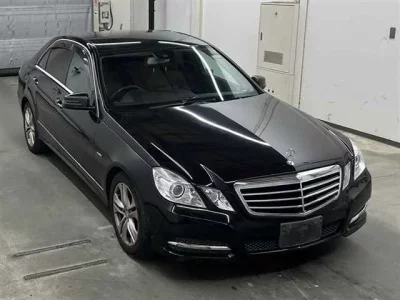 Mercedes-Benz E CLASS  с аукциона в Японии