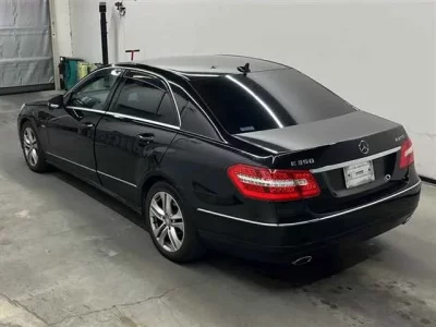 Mercedes-Benz E CLASS  с аукциона в Японии