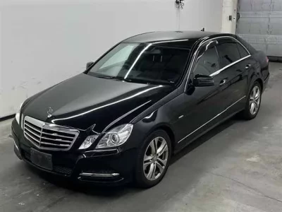 Mercedes-Benz E CLASS  с аукциона в Японии