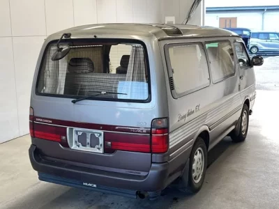 Toyota HIACE  с аукциона в Японии