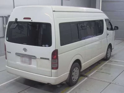 Toyota HIACE  с аукциона в Японии