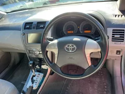Toyota COROLLA AXIO  с аукциона в Японии
