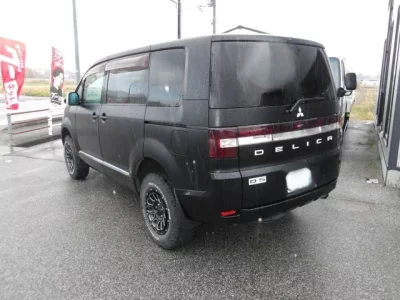 Mitsubishi DELICA D5