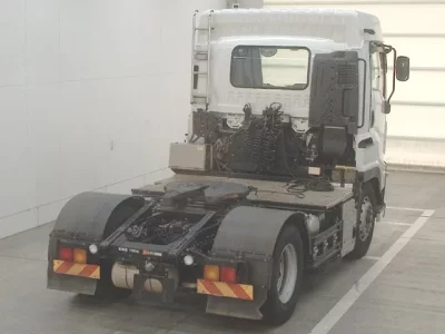 Isuzu TRUCK