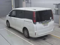 Toyota NOAH лот № 30409 оценка 3.5  с аукциона в Японии 5