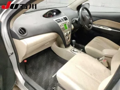 Toyota BELTA  с аукциона в Японии