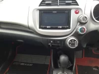 Honda FIT лот № 30455 оценка 3.5  с аукциона в Японии 9