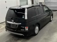 Toyota ISIS лот № 10249 оценка 4  с аукциона в Японии 4