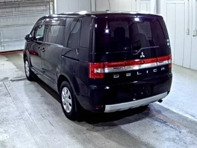 Mitsubishi DELICA D5