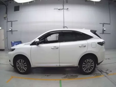 Toyota HARRIER  с аукциона в Японии