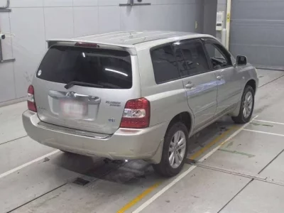 Toyota KLUGER  с аукциона в Японии