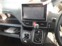 Toyota VOXY лот № 30484 оценка 3  с аукциона в Японии 9