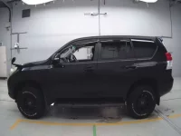 Toyota LAND CRUISER PRADO лот № 30493 оценка 4  с аукциона в Японии 3