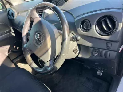 Toyota BB  с аукциона в Японии