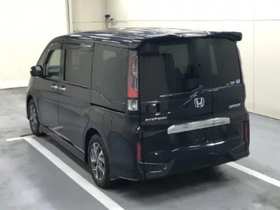 Honda STEP WAGON  с аукциона в Японии