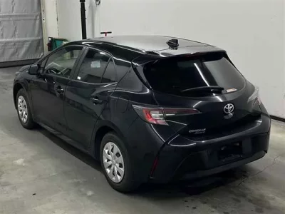 Toyota COROLLA SPORT  с аукциона в Японии