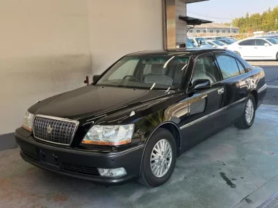 Toyota CROWN  с аукциона в Японии