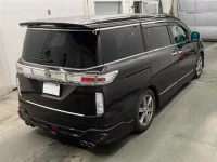 Nissan ELGRAND лот № 90080 оценка 3.5  с аукциона в Японии 4