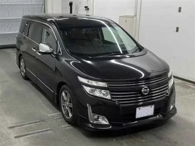 Nissan ELGRAND  с аукциона в Японии